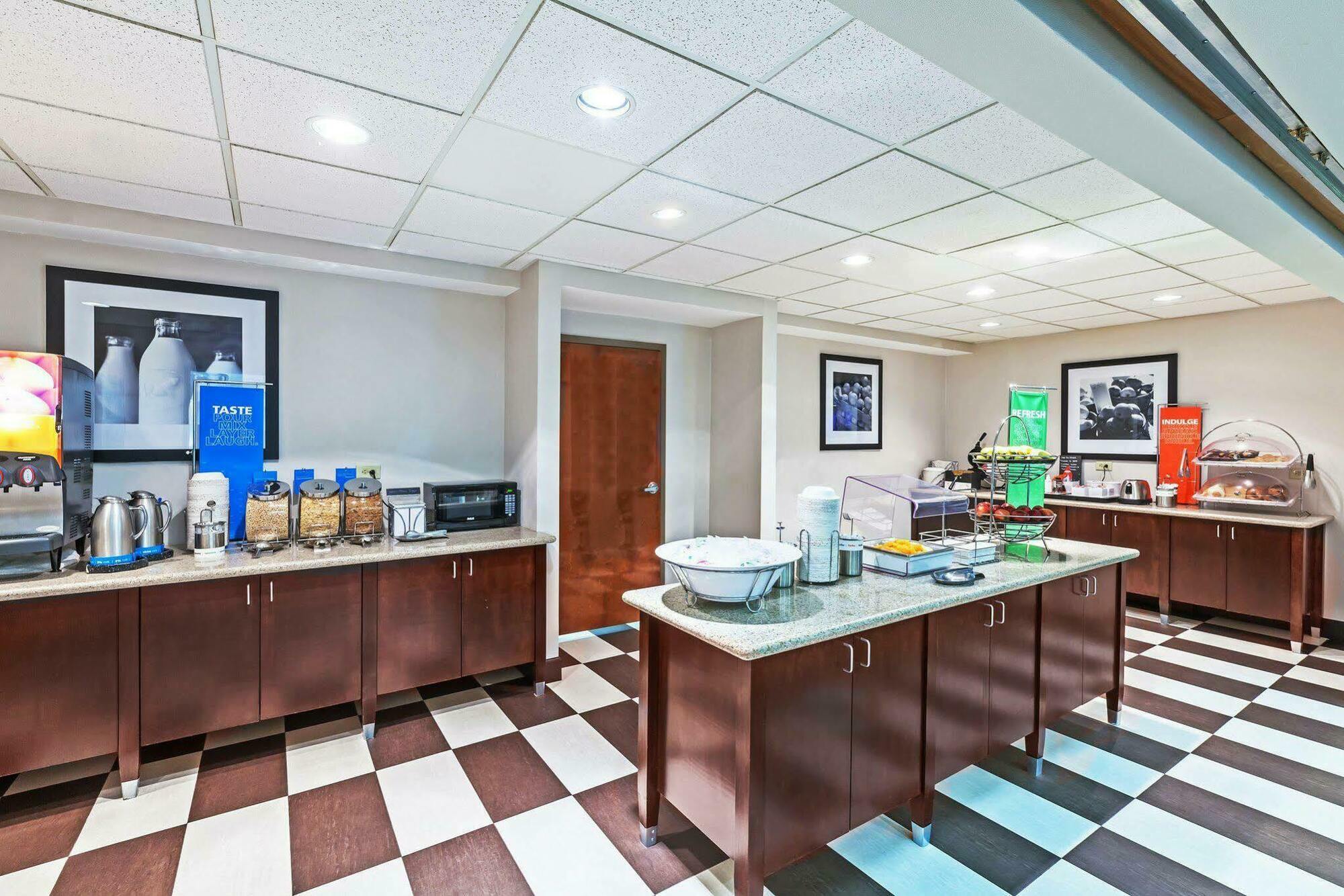 Hampton Inn & Suites Houston-Westchase Екстер'єр фото